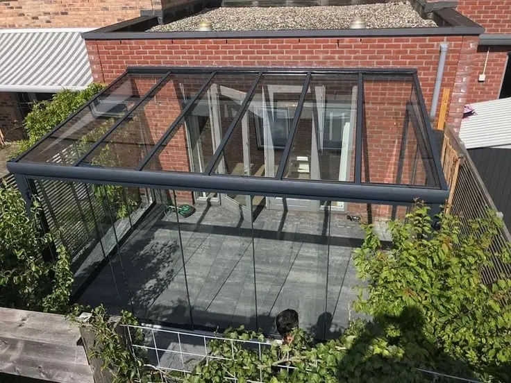 Glazen schuifwand Den Bosch